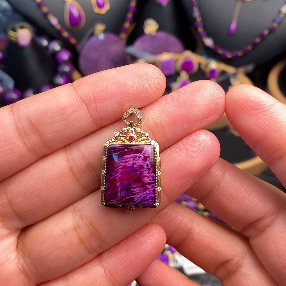 苏纪石（舒俱来）吊坠18K金镶嵌