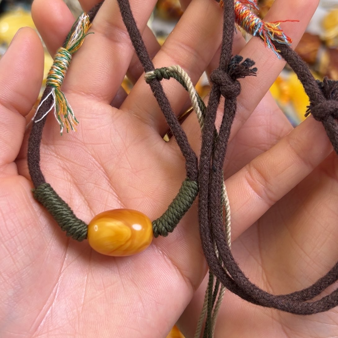 蜜蜡裸石未镶嵌蜜蜡