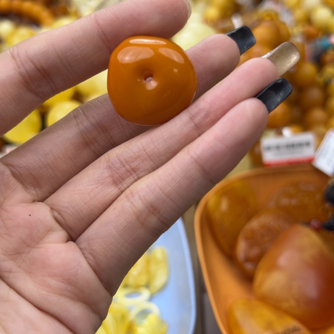 琥珀珠宝奇石未镶嵌