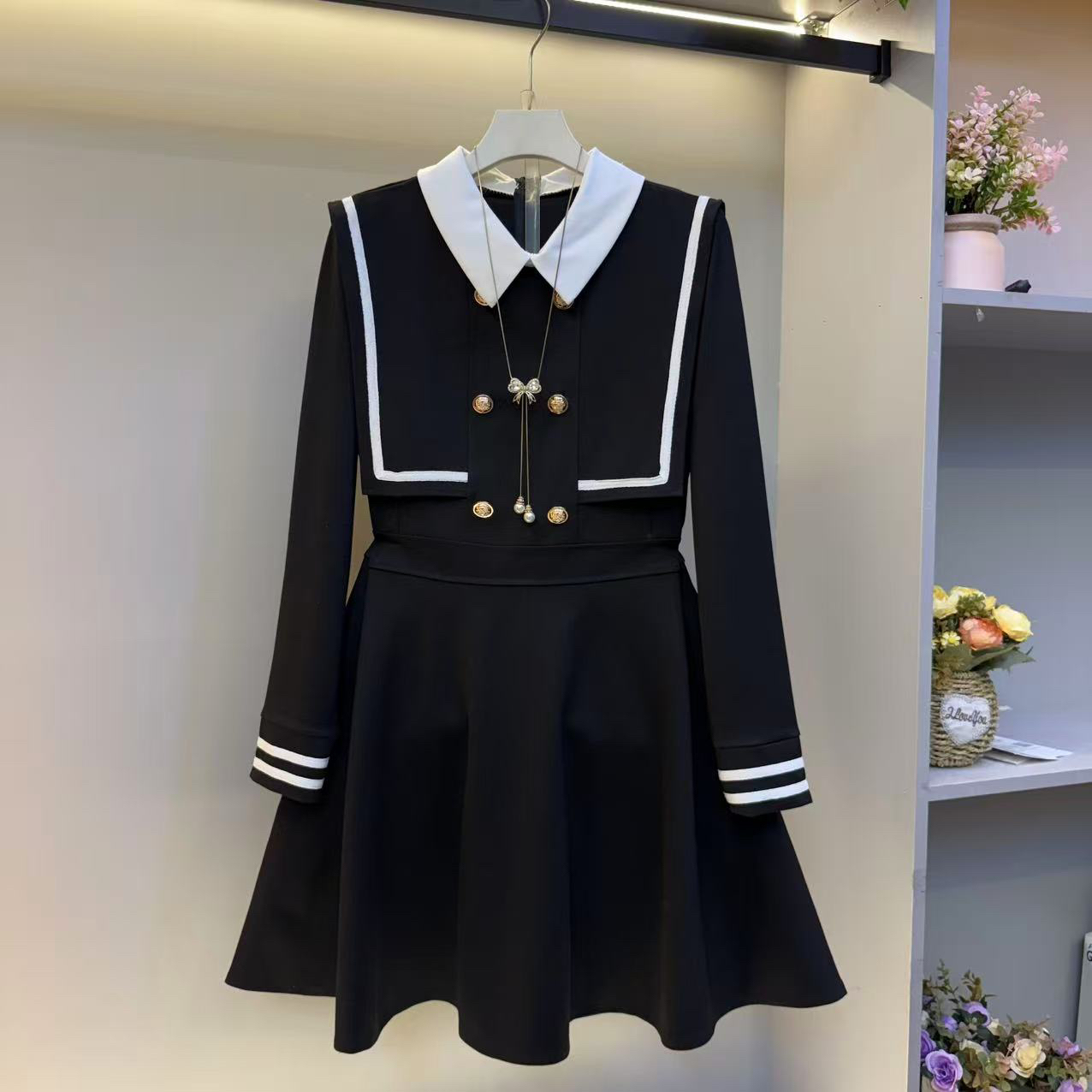 2025秋大码女装气质翻领高级感减龄显瘦连衣裙