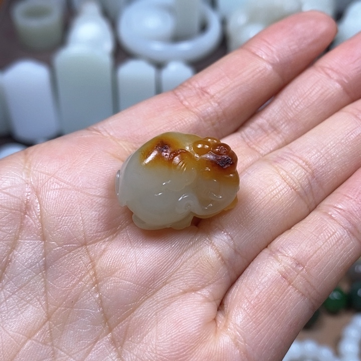 和田玉挂件未镶嵌萌***记