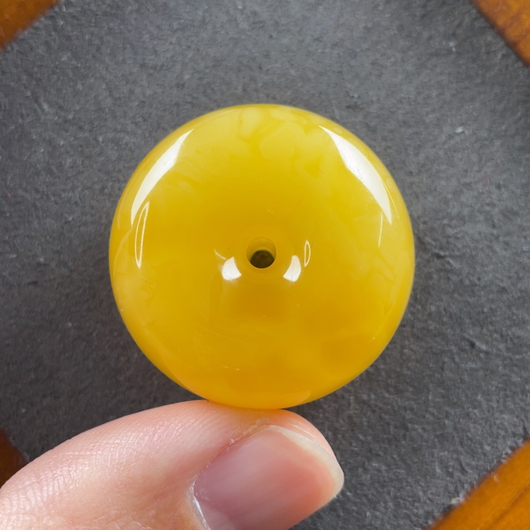 琥珀颈饰未镶嵌蜜蜡吊坠