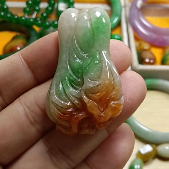 翡翠颈饰未镶嵌翡翠