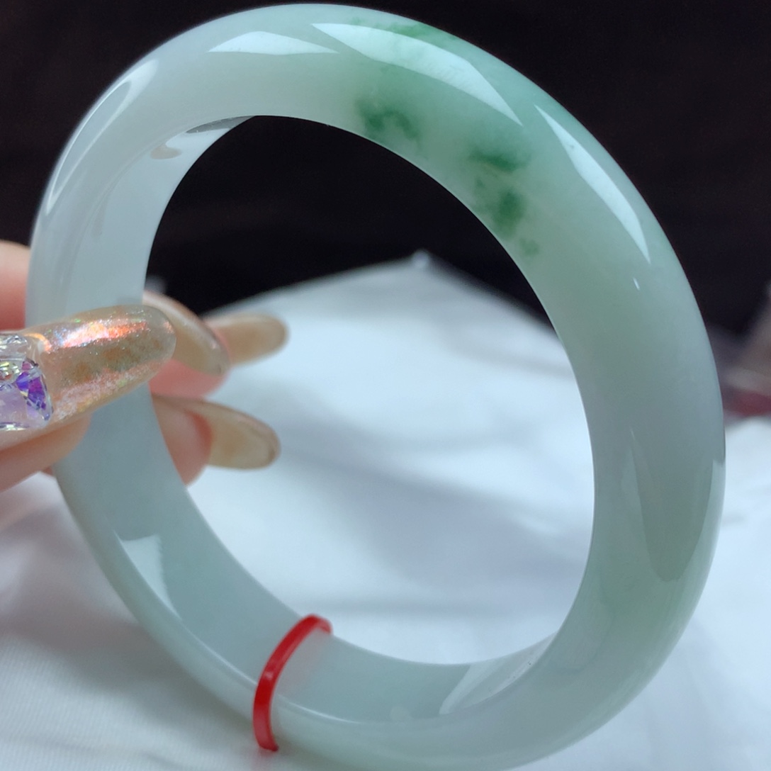 翡翠手镯未镶嵌432413，