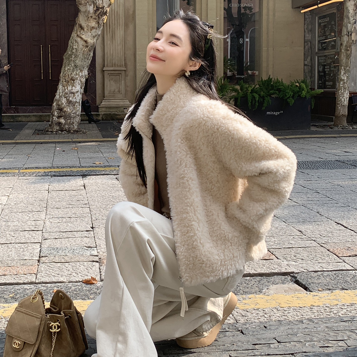 100绵羊羔毛外套女短款立领拉链年轻羊剪绒皮毛一体皮草2025冬新