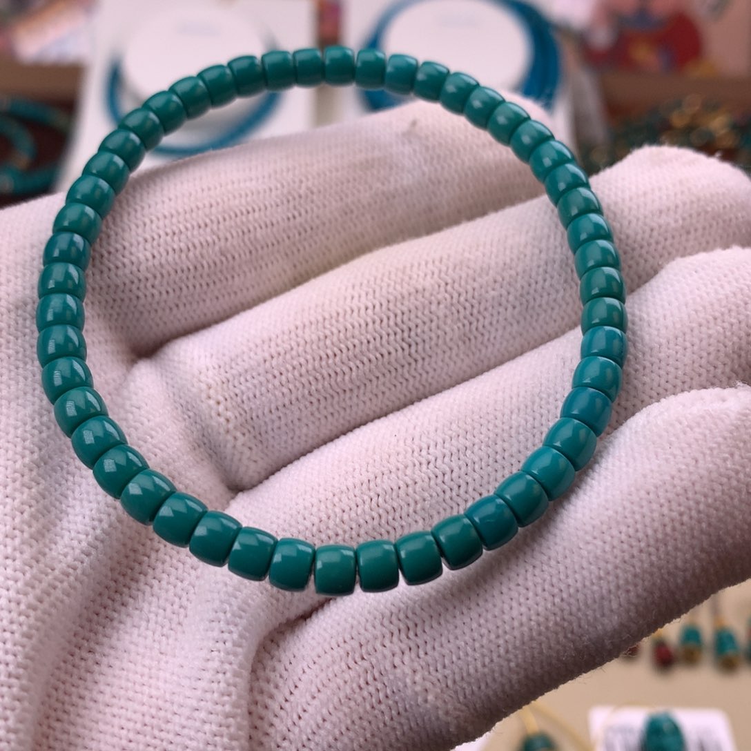 绿松石配饰未镶嵌