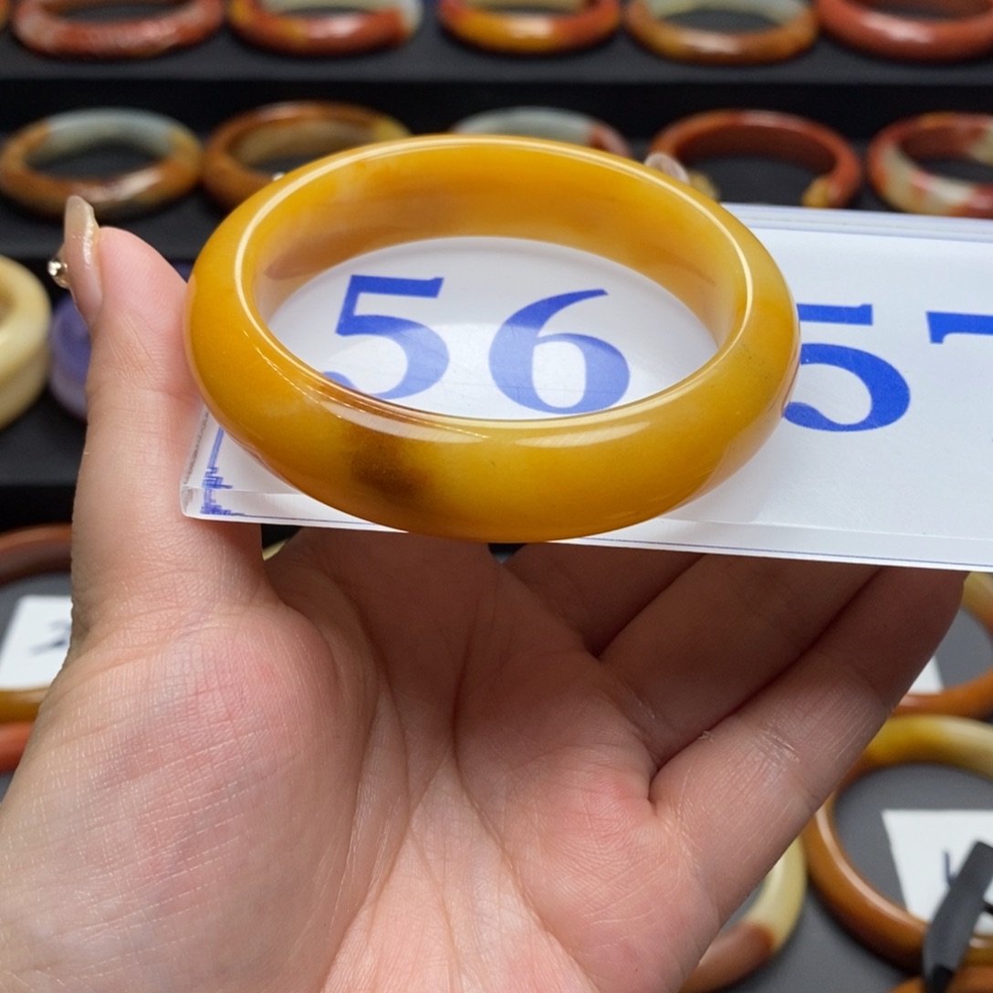 石英质玉（黄龙玉）手镯未镶嵌