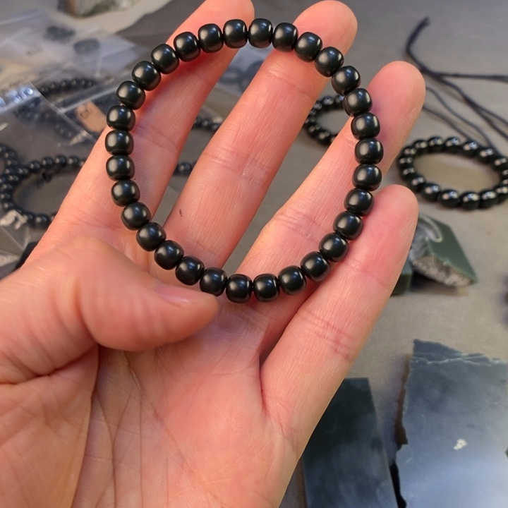 l***s和田玉未镶嵌手链