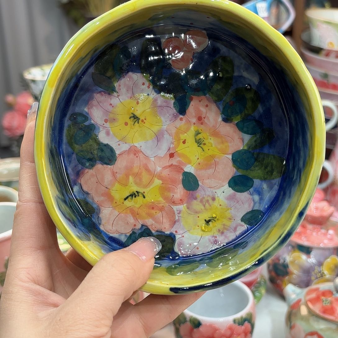 瓷片在干嘛我也要上班^_^
