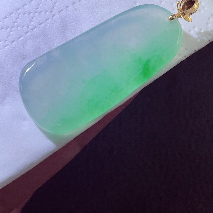 颈饰18K金镶嵌翡翠翡翠