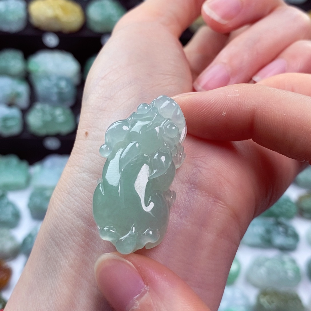 翡翠颈饰未镶嵌天然