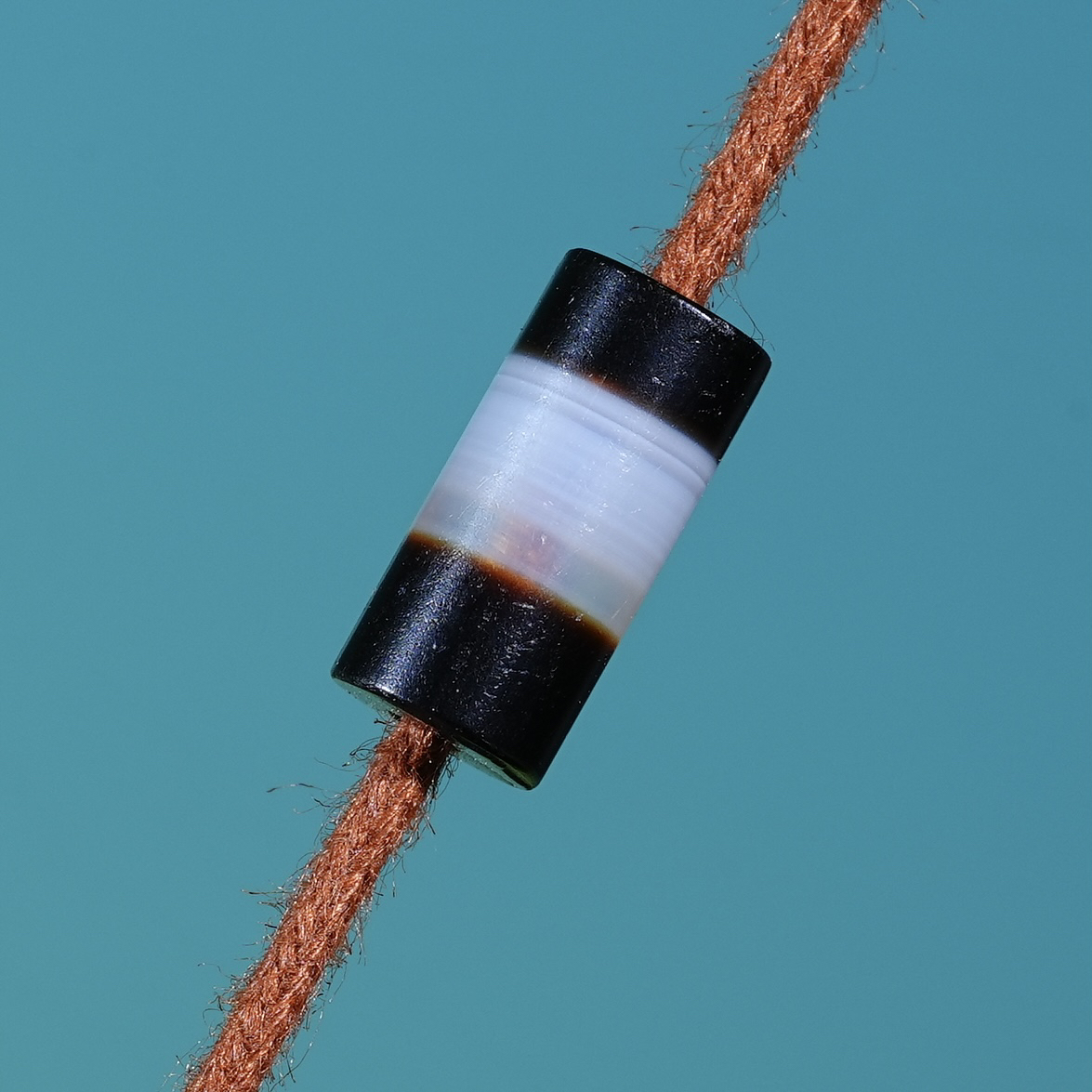 【古珠】5.2*10.9mm千年黑白缠丝管珠保真保老