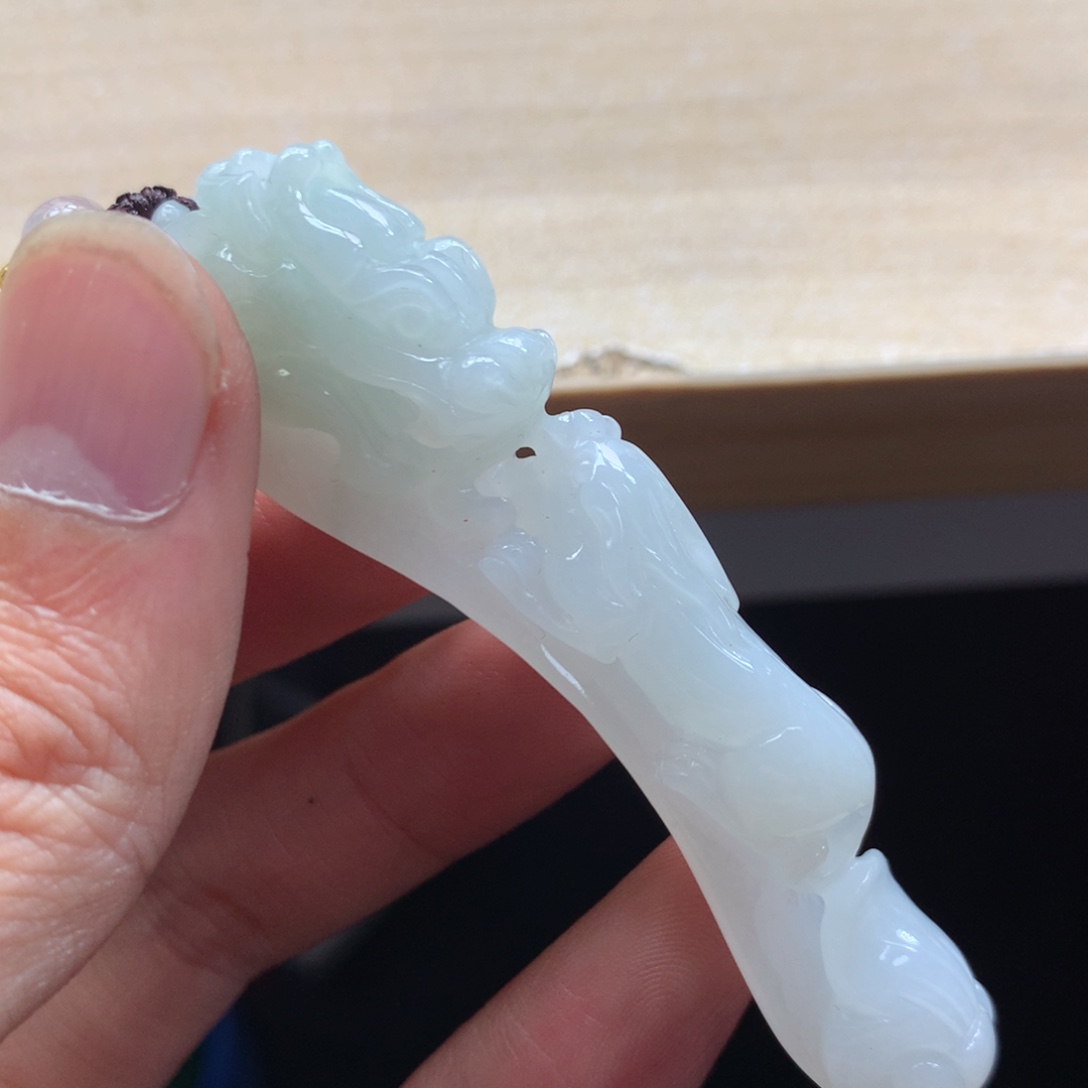 颈饰未镶嵌翡翠吊坠