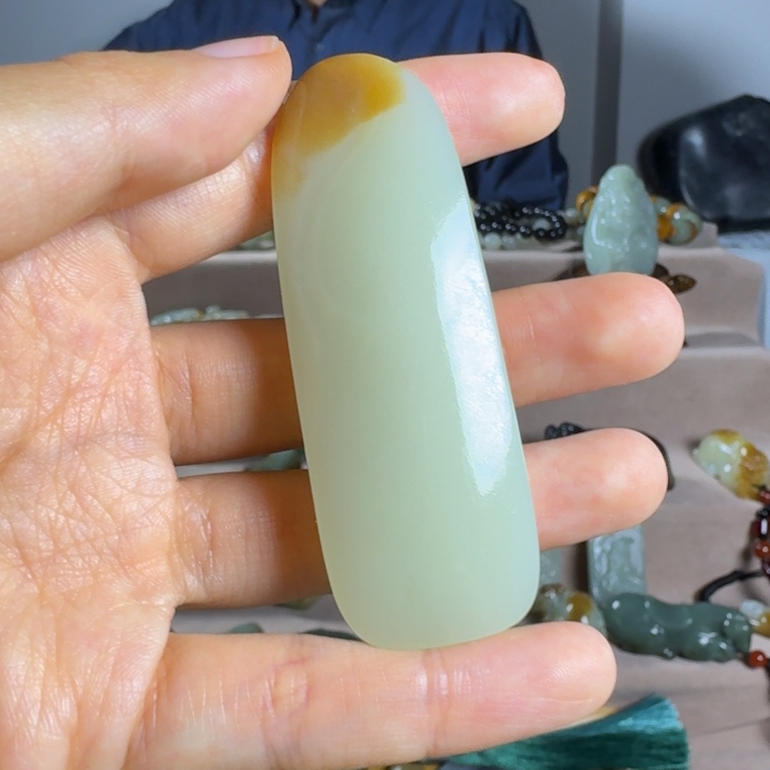 和田玉（糖玉）颈饰未镶嵌