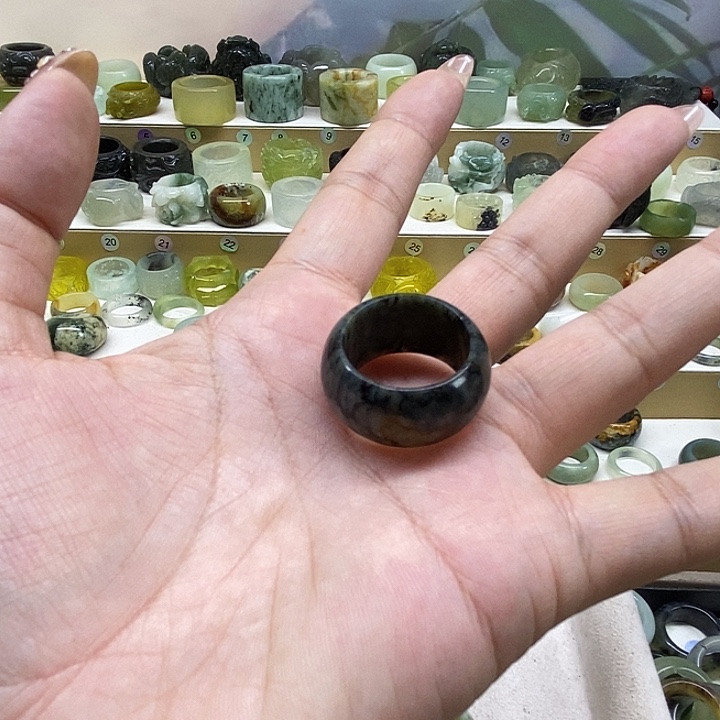 阿***东岫玉未镶嵌瑕疵款式不退不换