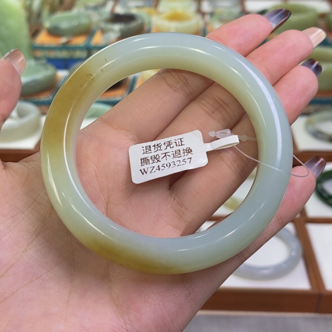 和田玉未镶嵌手镯且末高青白带糖58/59