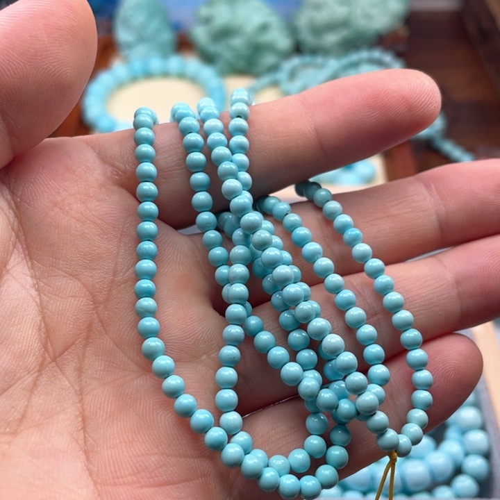 绿松石颈饰未镶嵌