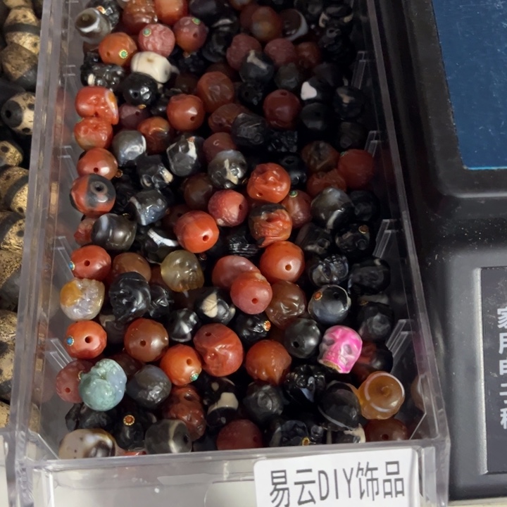 颈饰玻璃3684一个