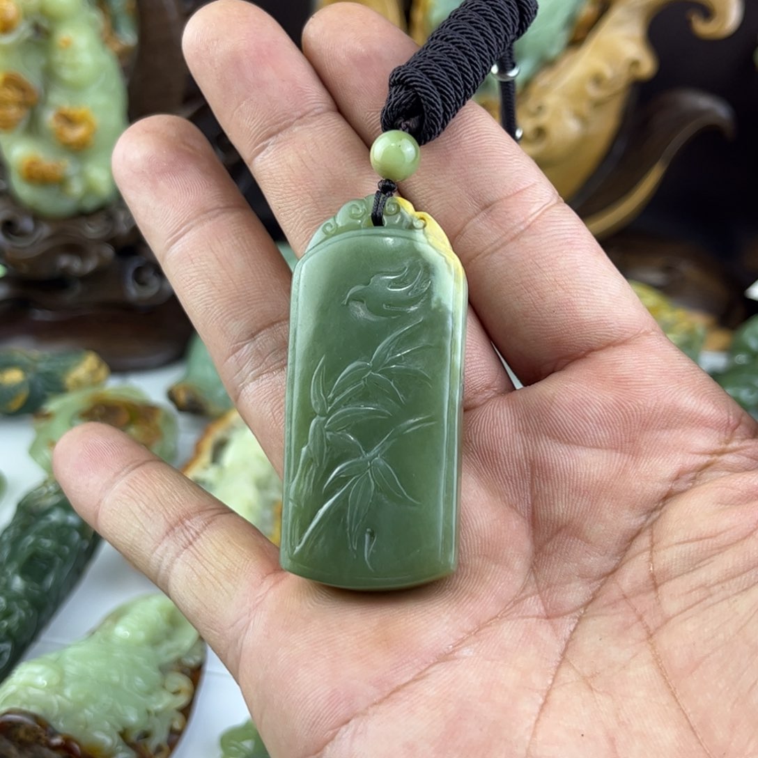 岫岩河磨玉（透闪石质玉）挂坠未镶嵌
