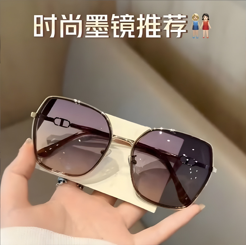 新款显瘦墨镜女防紫外线防晒时尚高级感偏光太阳镜男