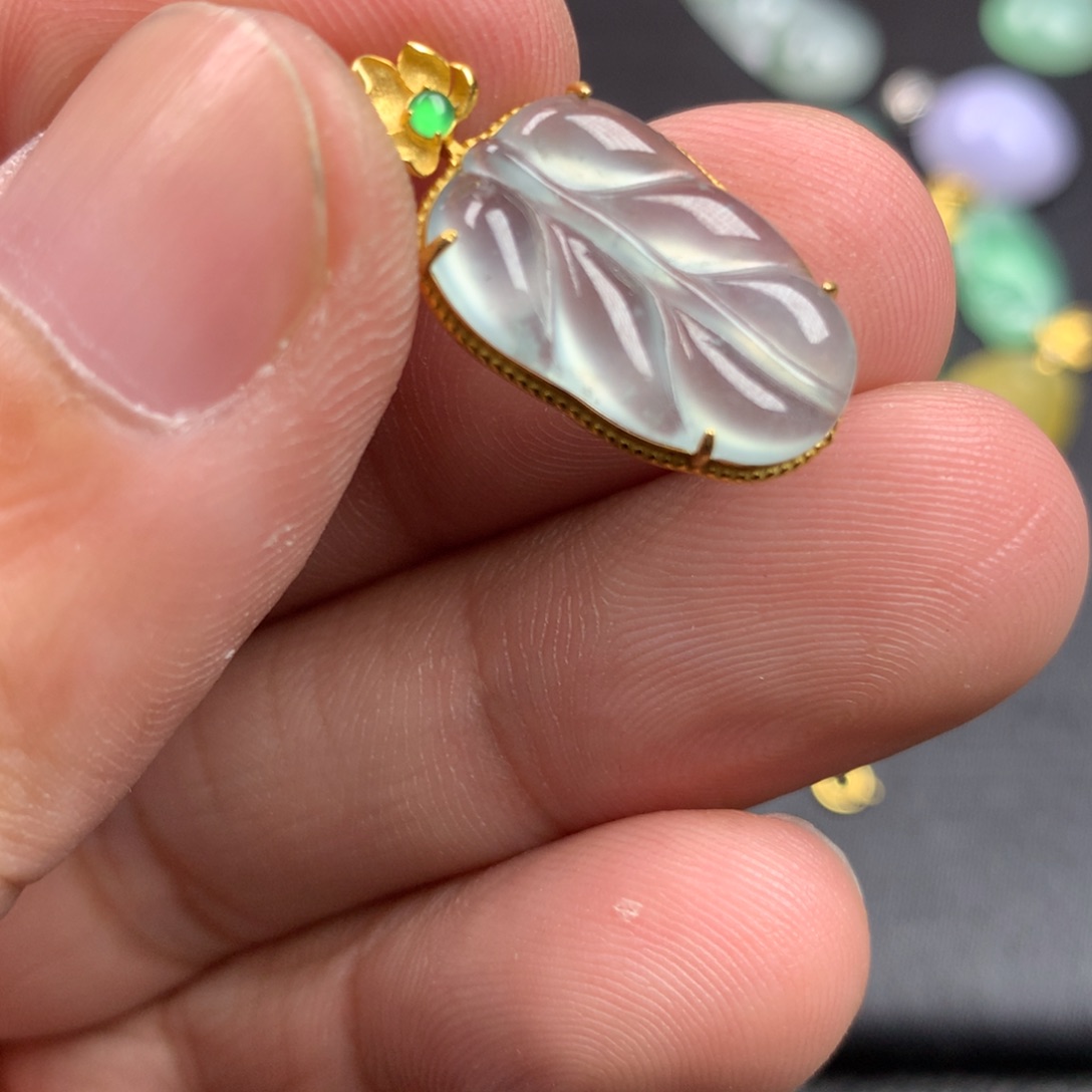【闪购商品】颈饰18K金镶嵌翡翠翡翠