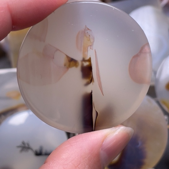 玛瑙/玉髓吊坠(赠链)未镶嵌蜂*