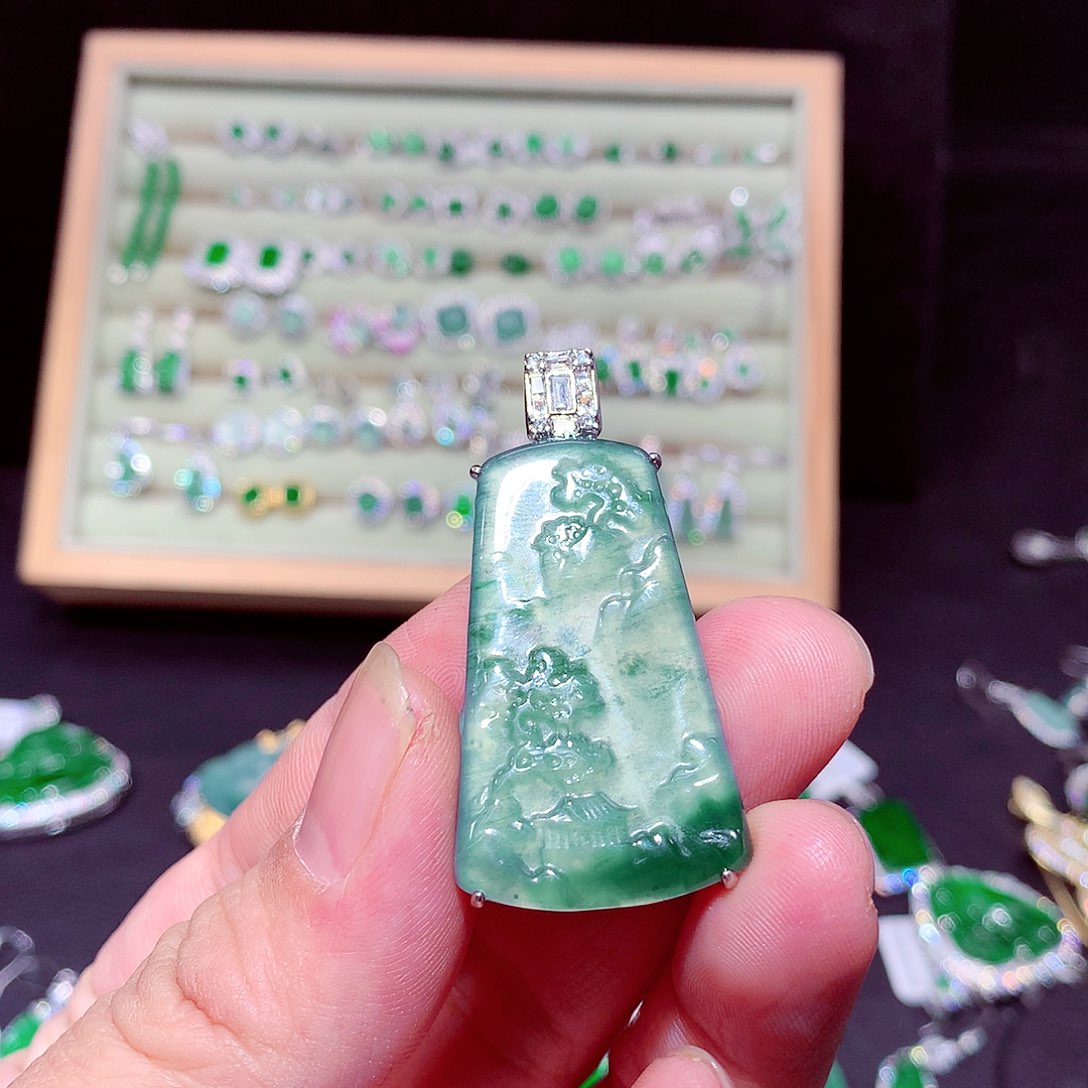 【闪购商品】翡翠吊坠(不含链)未镶嵌