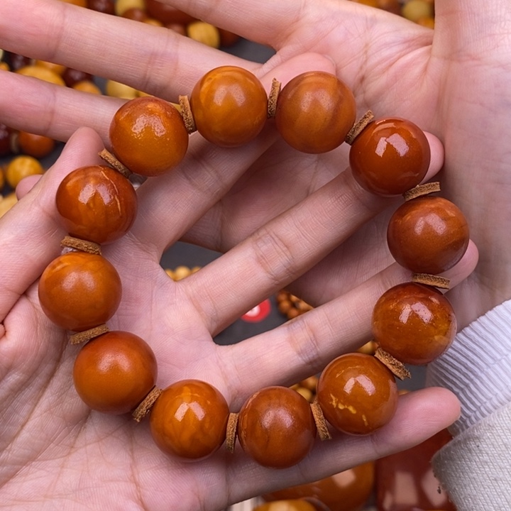 沂***雷蜜蜡未镶嵌裸石蜜蜡M