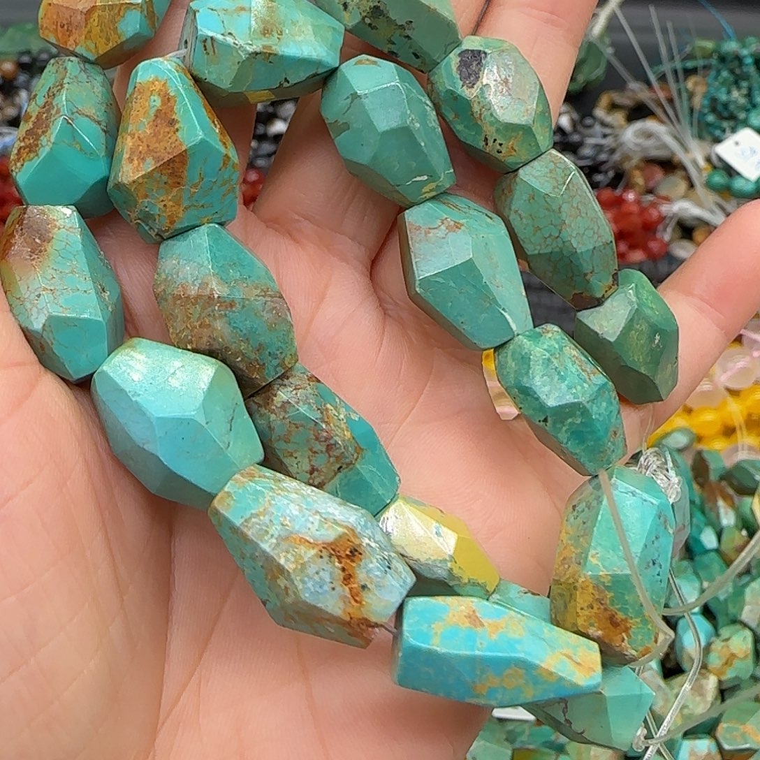 凡***凡玛瑙/玉髓合金珠宝半成品瓷绿拍三96发一条10-15mm