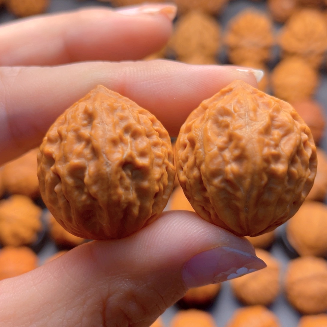 人***王核桃文玩把件小包子