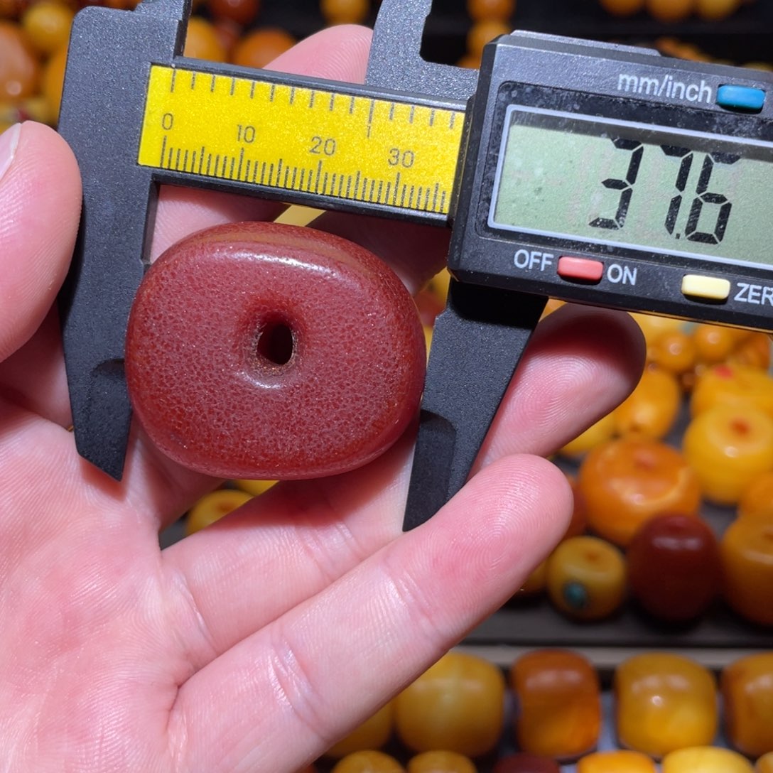 琥珀未镶嵌裸石饼子