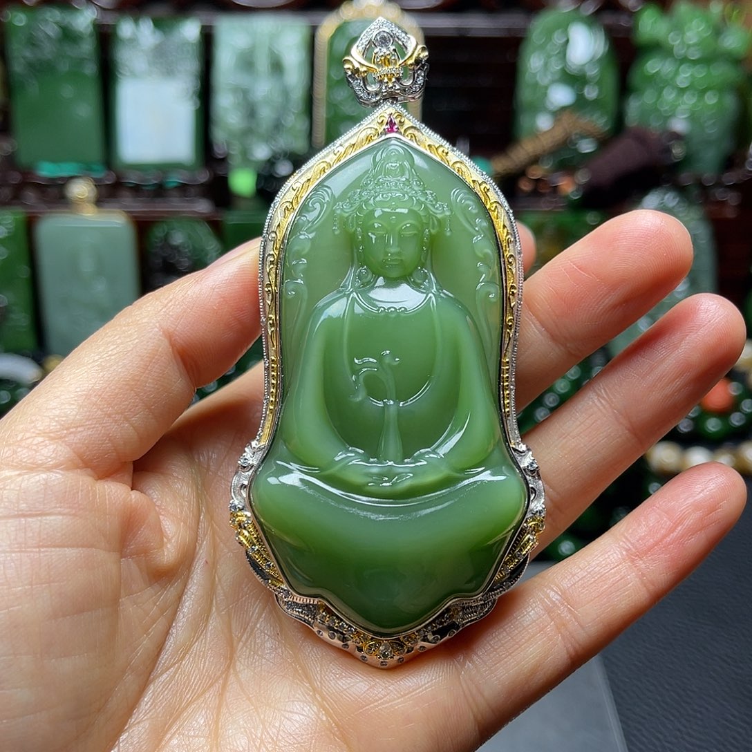 俊***、和田玉未镶嵌颈饰