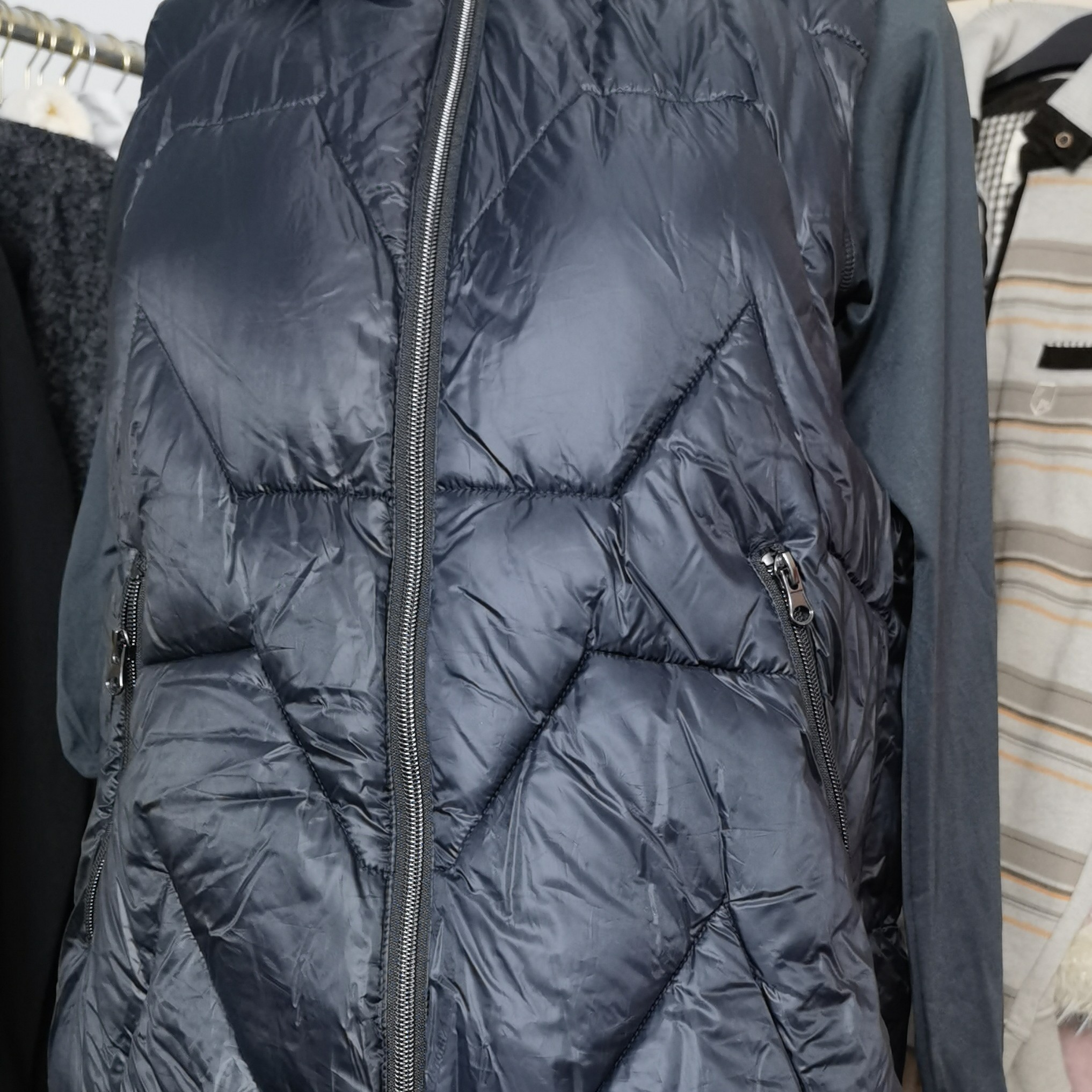 伦敦报刊精致连帽棉马甲中长款收腰马夹气质百搭大衣伴侣秋冬季