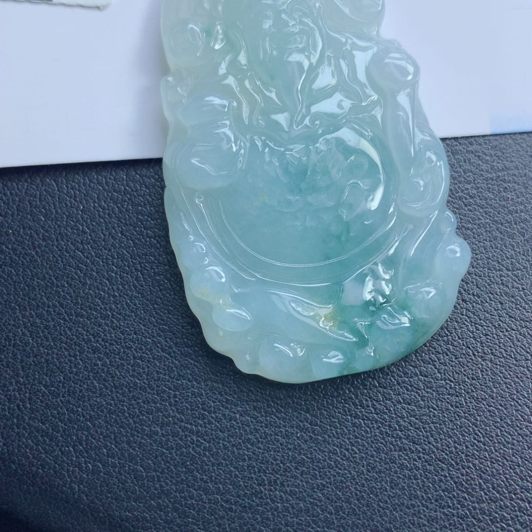 翡翠颈饰未镶嵌财神