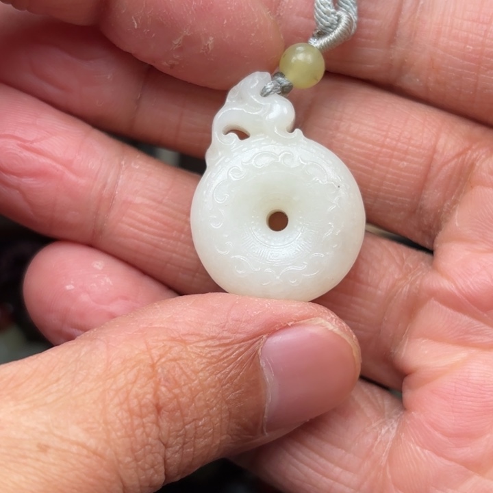 和田玉吊坠未镶嵌
