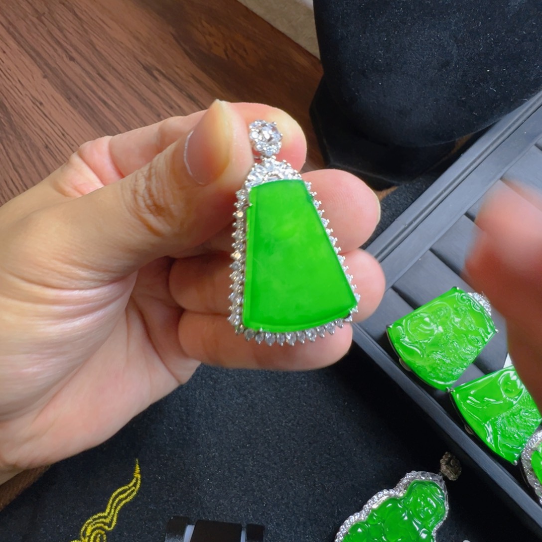 翡翠银S925镶嵌颈饰