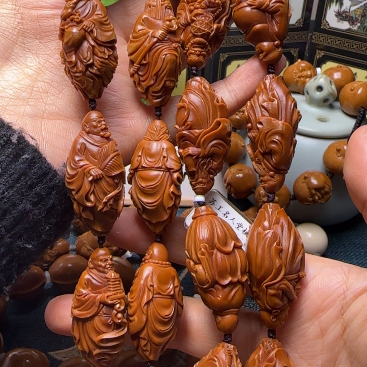【闪购商品】橄榄核手串立雕整身十八罗汉