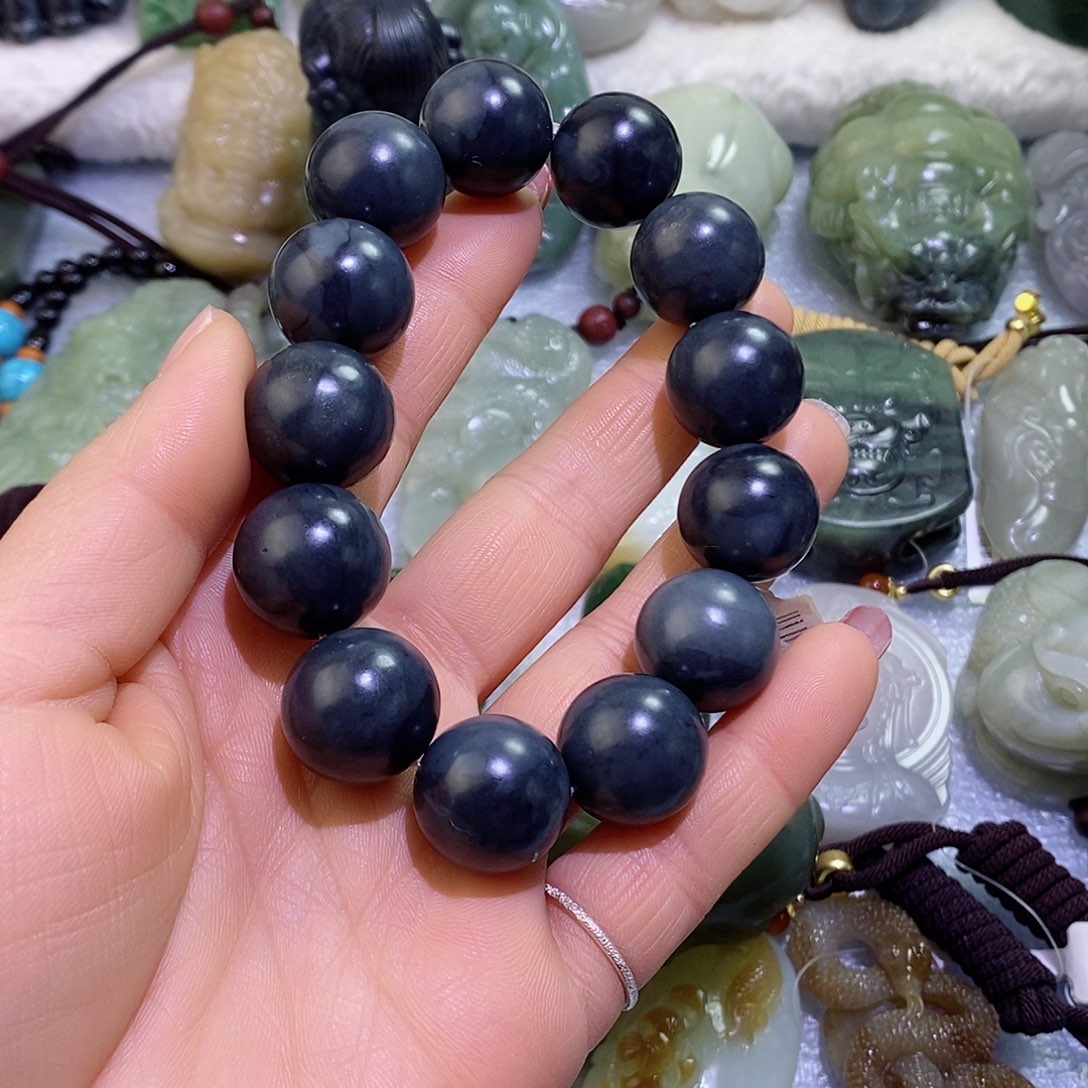 和田玉（糖玉）未镶嵌珠宝半成品无*中