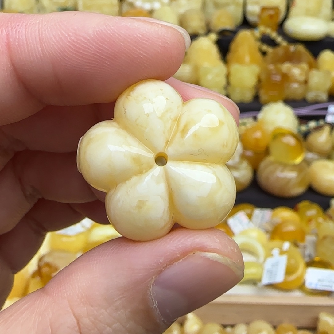 蜜蜡吊坠(不含链)未镶嵌天然俄料浓白妖花蜜蜡五瓣花吊坠