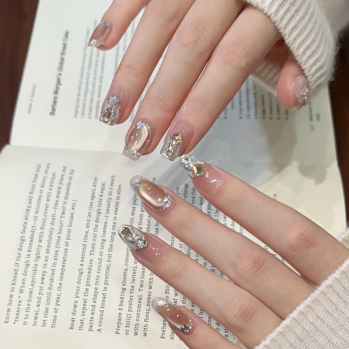 TUGE Nail “香槟摩卡”秋冬系猫眼带钻韩系温柔风穿戴甲琳琳