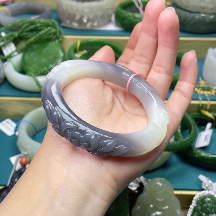 和田玉手镯55+圈口 编号52未镶嵌