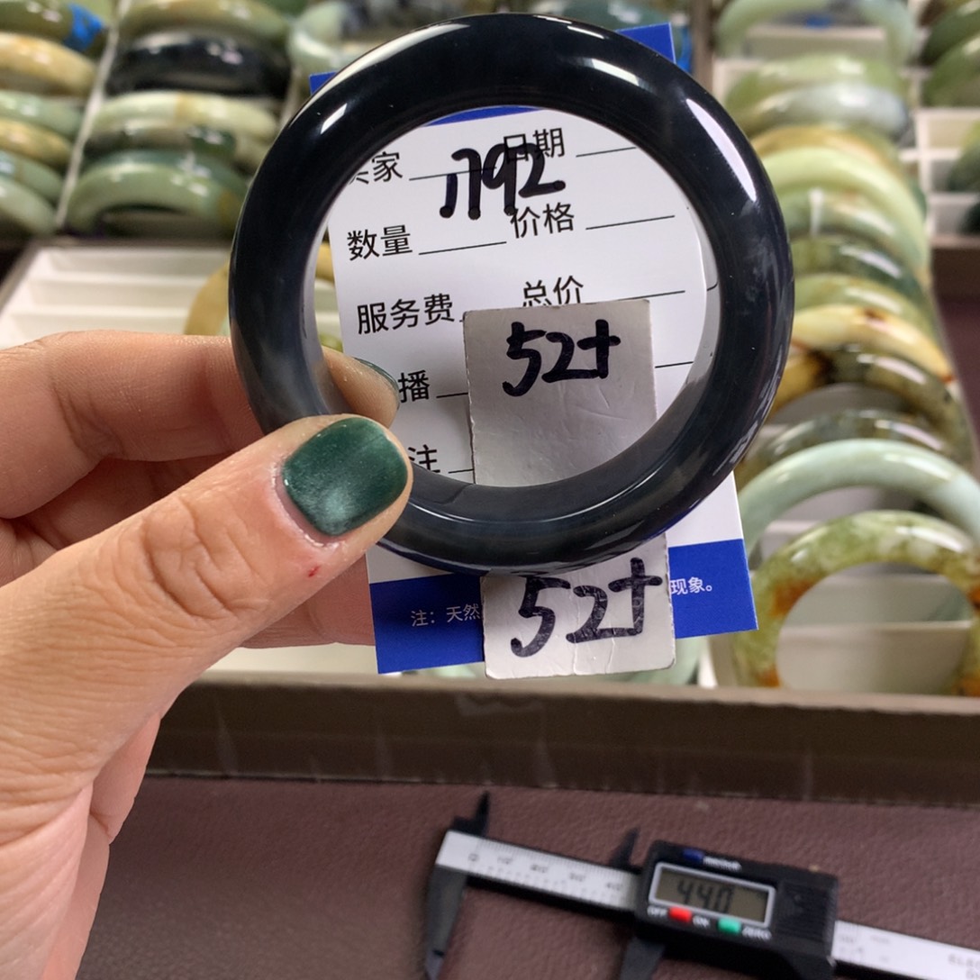 蛇纹石玉未镶嵌手镯1792