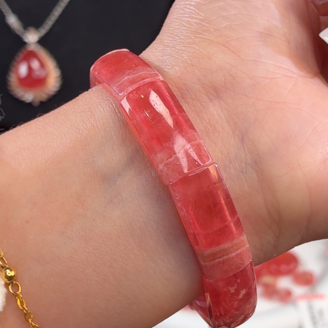 菱锰矿（红纹石）未镶嵌手镯27.65g手牌