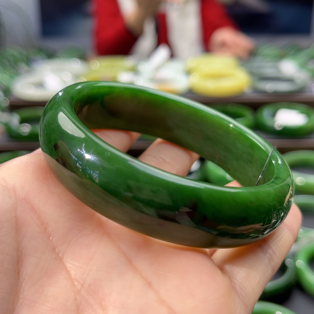 和田玉（碧玉）手镯未镶嵌