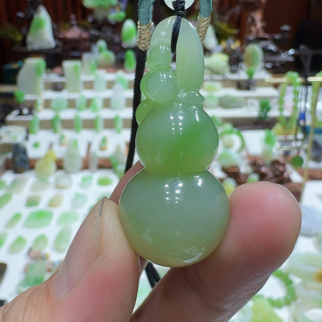 和田玉（翠青玉）未镶嵌颈饰和田玉青海翠青葫芦挂件吊坠