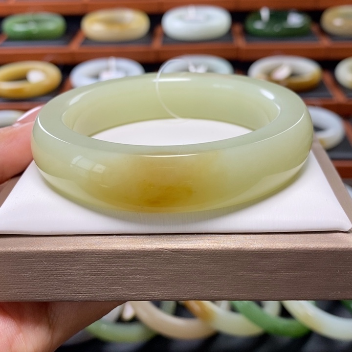 和田玉（糖玉）手镯未镶嵌59.5圈