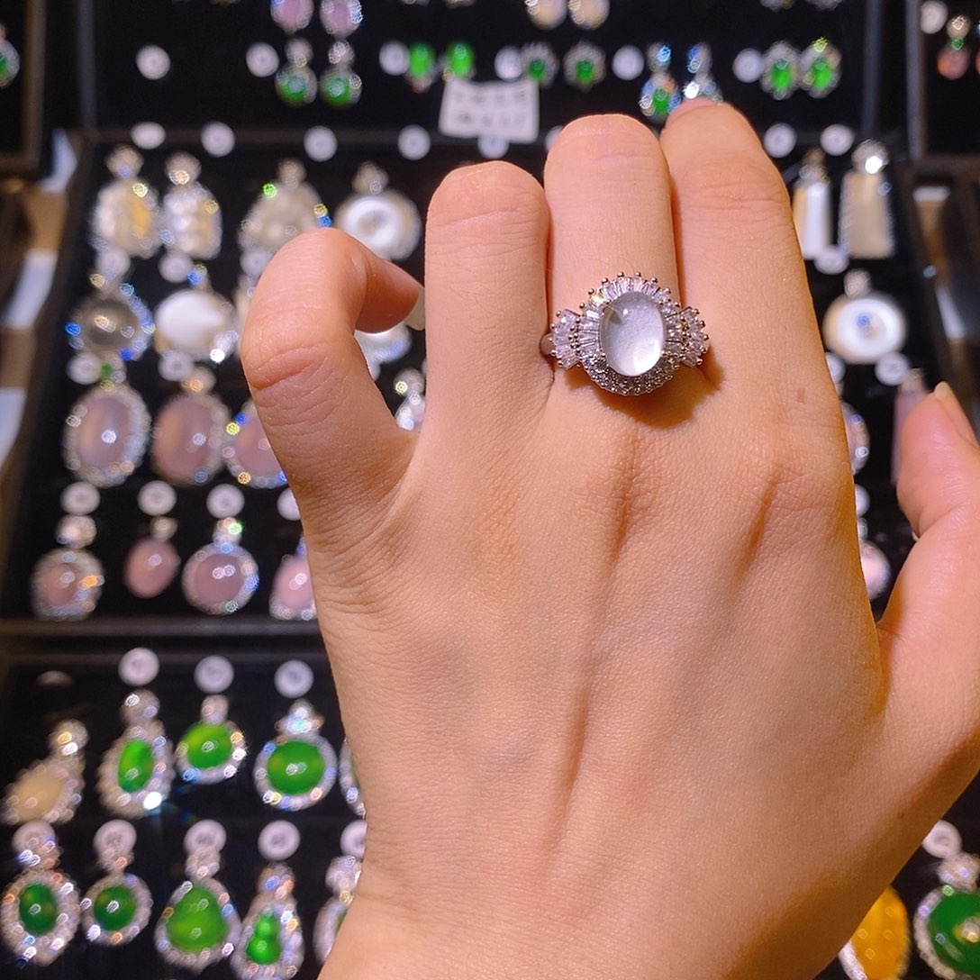 颈饰合金石英质玉