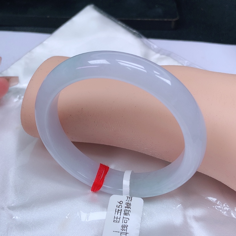 【闪购商品】翡翠手镯未镶嵌y****0，