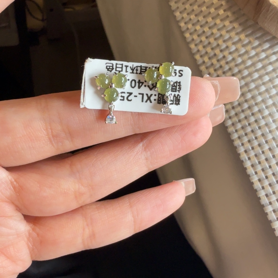 颈饰银S925镶嵌翡翠耳钉