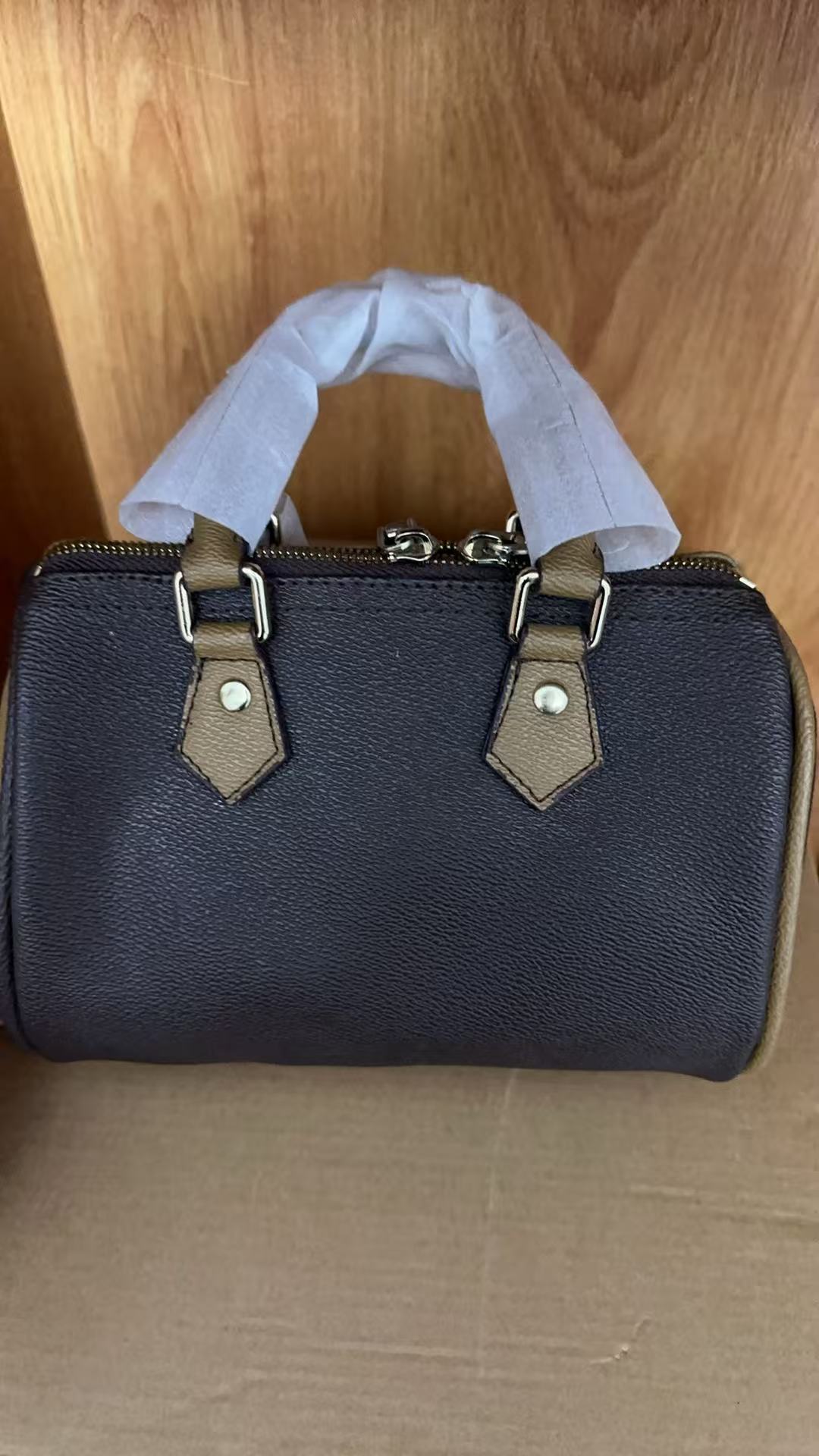 时尚女包，全钢五金，全套包装芯片版